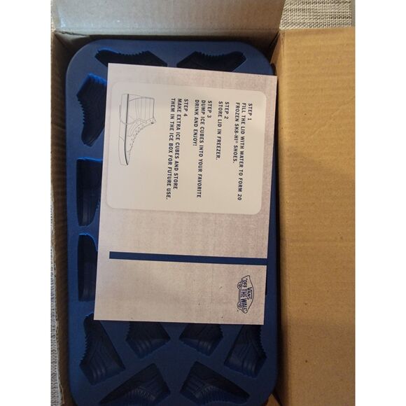 Vintage Vans Off the Wall Ice Cube Mold SNEAKERS Ice Storage Box sk8er 9” 5” 5” - Picture 4 of 6